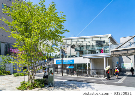 [Tokyo] Beautifully maintained southwest exit of Shimokitazawa Station 93530921