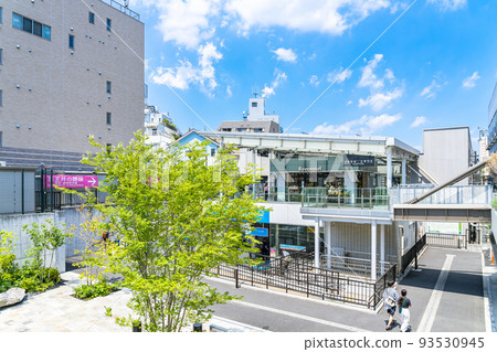 [Tokyo] Beautifully maintained southwest exit of Shimokitazawa Station 93530945