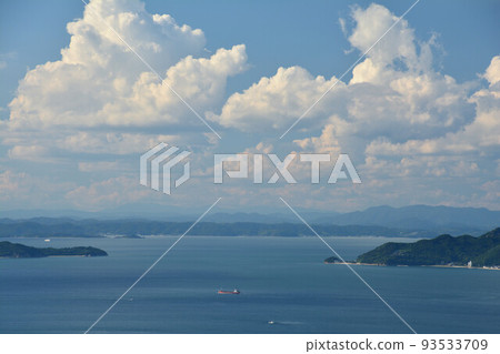 Sea in Summer - Cumulonimbus Sea in Summer - Cumulonimbus 93533709