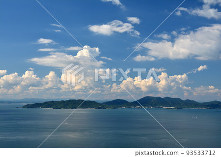 Sea in summer - thunderhead (Shodoshima from Aji Ryuozan Park, Takamatsu City) 93533712