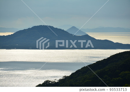 Summer sea - thundercloud (Oshima and Otsuchijima from Aji Ryuozan Park, Takamatsu City) 93533713