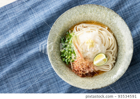 夏日必備！冰鎮顏射烏冬面 93534591