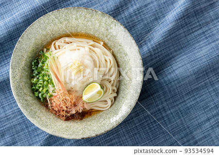 A summer staple! Chilled bukkake udon 93534594