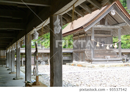 [New Year related] A mythical hometown that makes you feel refreshed and motivated to try new things: Izumo Taisha 93537542