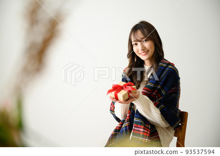 聖誕節和情人節禮物的圖像 93537594