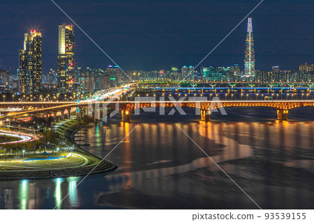 Night view of Dalmajibong Park in Seoul 93539155
