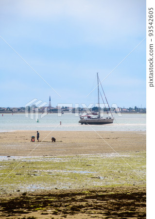 view on Ars-en-Re view on Ars-en-Re 93542605