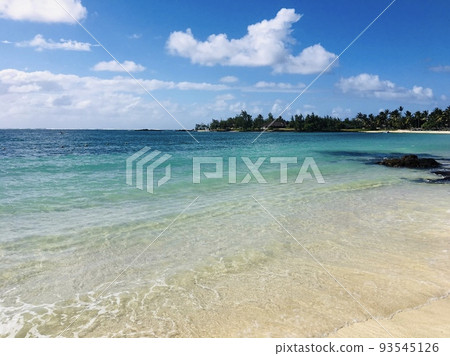 毛里求斯海。一望無際的大海和天空。 毛里求斯海。一望無際的大海和天空。 93545126