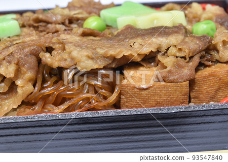 Luxurious sukiyaki bento 93547840