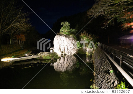 Bungotakada City Tennenji Temple, Kawanaka Fudou 燈火通明 93552607