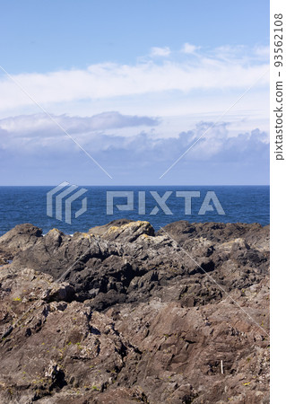Rugged Rocks on a rocky shore on the West Coast of Pacific Ocean. 93562108