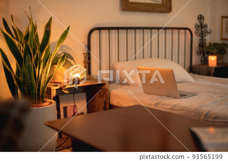 晚上的臥室 93565199