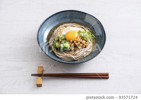 Sticky soba 93571724