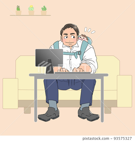 一個在撫養孩子沙發和仙人掌背景橙色時微笑著操作個人電腦的男人 一個在撫養孩子沙發和仙人掌背景橙色時微笑著操作個人電腦的男人 93575327