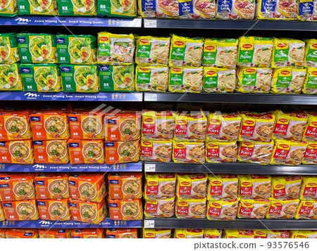 馬來西亞拉麵天堂，袋裝麵條展示 93576546