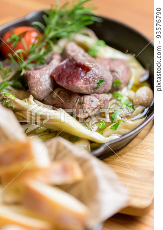 鹿肉蘑菇醬 93576790