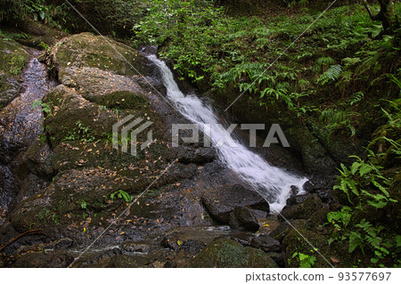 Hizume 瀑布 93577697