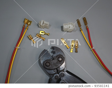 Faston 端子壓接工作 Faston 端子壓接工作 93581141