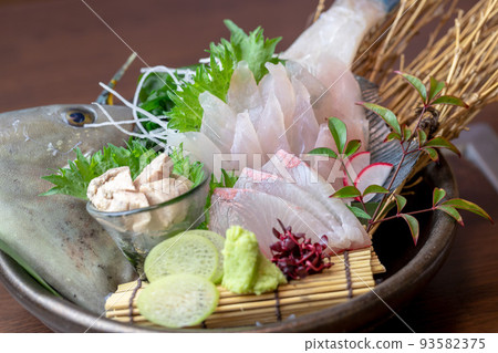 Filefish sashimi (with liver) 93582375