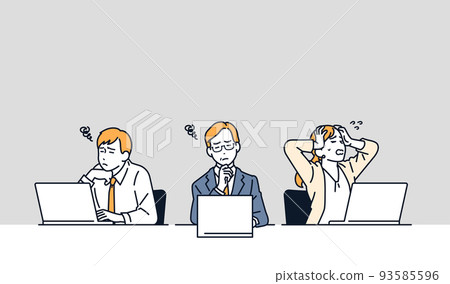 商務人士在筆記本電腦前擔心 93585596