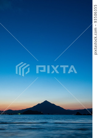Evening view of Mt. Aoba from Wakasa Takahama, Fukui Prefecture 93586355