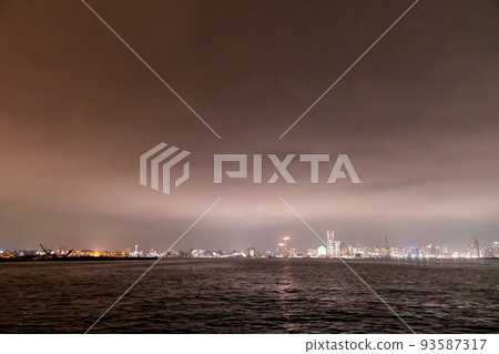 烏雲覆蓋的港未來 93587317