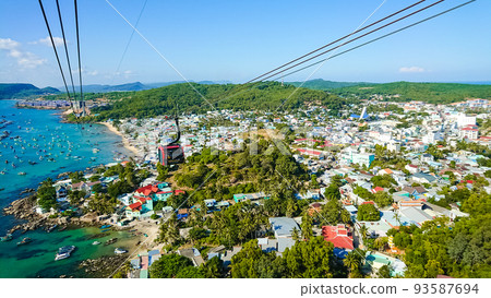 The cable car on the island of Phu Quoc. 93587694