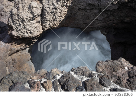 Hole with a sea view, Lanzaarote 93588366