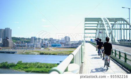 [Kawasaki City] A large bridge that spans the border between prefectures 93592216