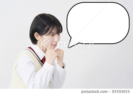 一個高中女生，在白色背景上擺出打鬥姿勢，並帶有講話泡泡 93593053