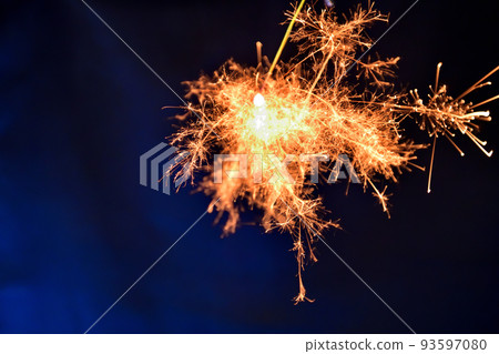 Sparklers of eastern Japan Change of sparks Sparklers of eastern Japan Change of sparks 93597080