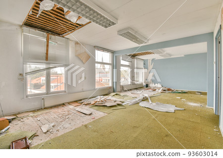 A cozy and spacious empty room in a luxury house 93603014