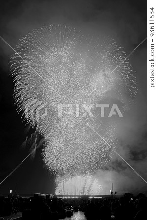 (Monochrome) Nagaoka Fireworks 93611534