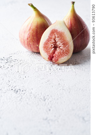 無花果切成兩半 93613790