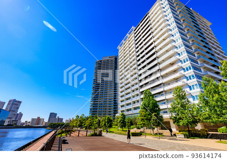 Urban landscape of Toyosu, Koto-ku, Tokyo Tower apartment along Toyosu Gururi Park Urban landscape of Toyosu, Koto-ku, Tokyo Tower apartment along Toyosu Gururi Park 93614174