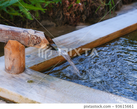 Open-air bath, flowing from the source 93615661