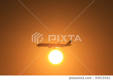 Airplane and sunset Airplane and sunset 93619162