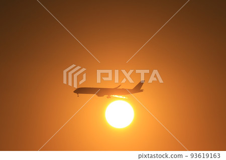 Airplane and sunset Airplane and sunset 93619163