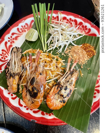 Thai restaurant pad thai with big shrimp Thai restaurant pad thai with big shrimp 93621261