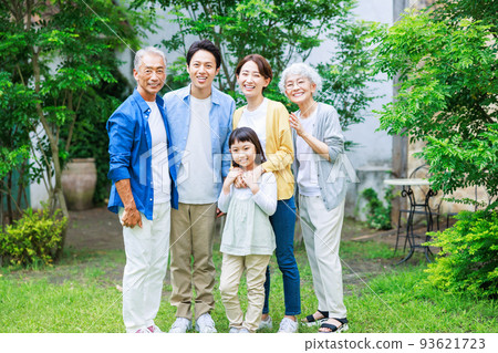 Three generation family close portrait Three generation family close portrait 93621723