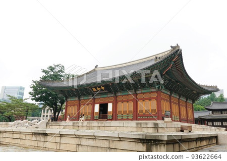 這是位於德壽宮（史蹟第124號）的殿堂。 93622664