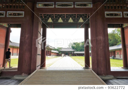 這是昌德宮（聯合國教科文組織世界遺產）的正殿。 93622772