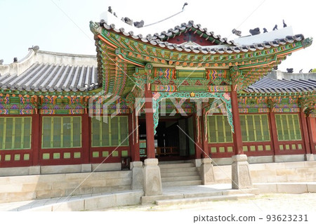 這是昌德宮（聯合國教科文組織世界遺產）的正殿。 93623231
