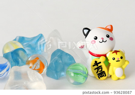cat and tiger figurines 93628087