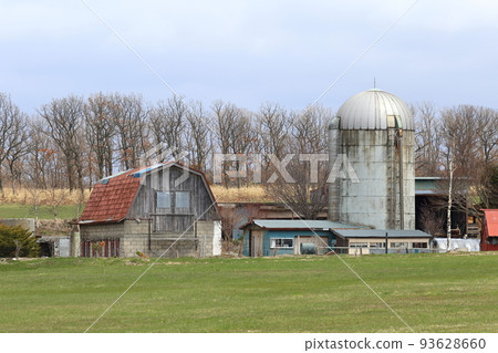 Scenery with a farm in the Hidaka region of Hokkaido 93628660