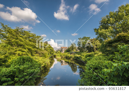 <<Aichi Prefecture>> Shirasawa Valley, Moriyama Ward, Nagoya City Blue Sky and White Clouds 93631817