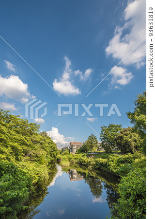 <<Aichi Prefecture>> Shirasawa Valley, Moriyama Ward, Nagoya City Blue Sky and White Clouds <<Aichi Prefecture>> Shirasawa Valley, Moriyama Ward, Nagoya City Blue Sky and White Clouds 93631819