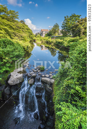 <<愛知縣>>名古屋市守山區白澤溪谷瀑布藍天白雲 93631823