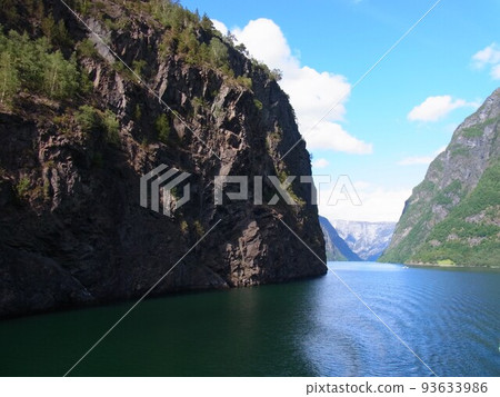 Norway's World Heritage fjords on the Bergen Express and Flåm Railway Norway's World Heritage fjords on the Bergen Express and Flåm Railway 93633986