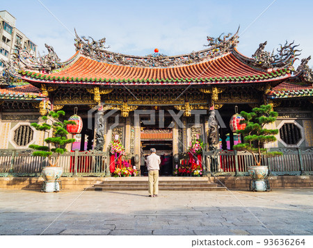 台北龍山寺前閣 93636264